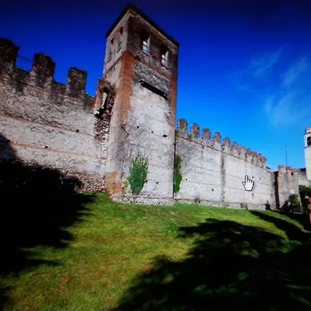 Ivan Villa Lazise